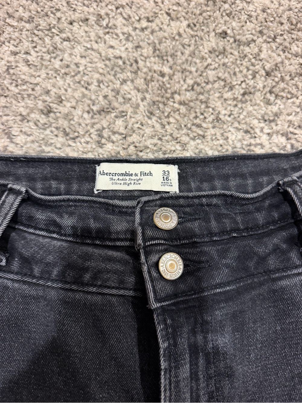 Abercrombie & Fitch Women's Black High-Rise Straight Jeans